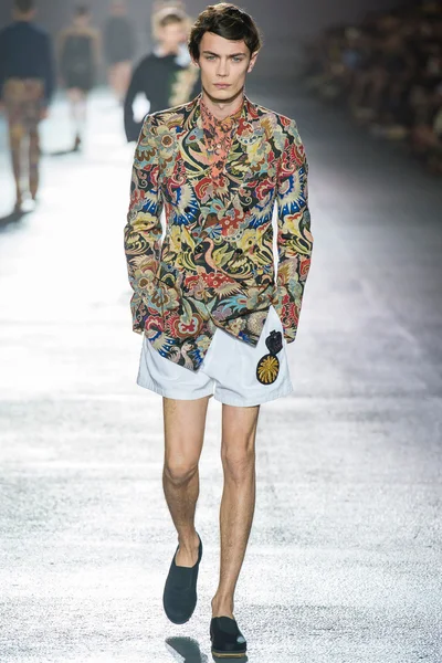 Look 26